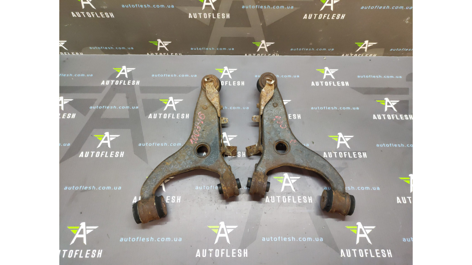Б/у рычаг подвески задний SD0139R2, SD0140L2 для Subaru Forester/ Legacy V/ Outback