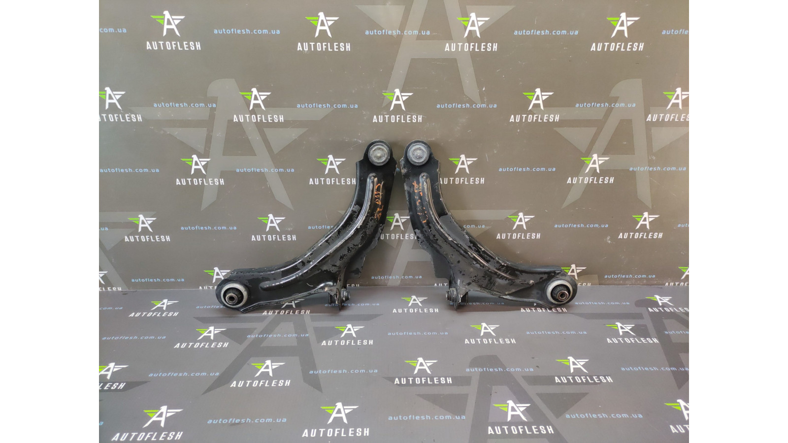 Б/у рычаг передний 545049968R, 545050399R для Renault Clio IV/ Zoe