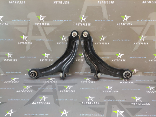 Б/у рычаг передний 545049968R, 545050399R для Renault Clio IV/ Zoe Б/у рычаг передний 545049968R, 545050399R для Renault Clio IV/ Zoe