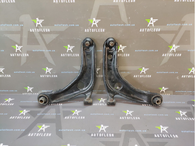 Б/у рычаг передний левый/ правый 4806809150, 4806909140 для Subaru Trezia/ Toyota Urban Cruiser, Verso S, Yaris