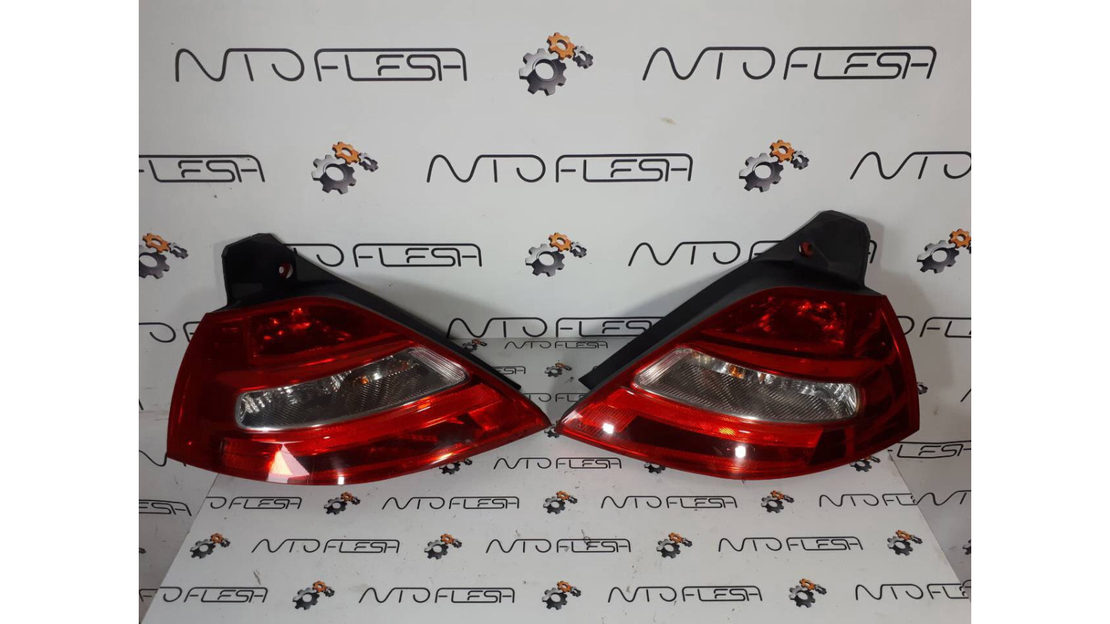 Б/у фонарь задний 8200413216/ 8200413214 для Renault Megane II