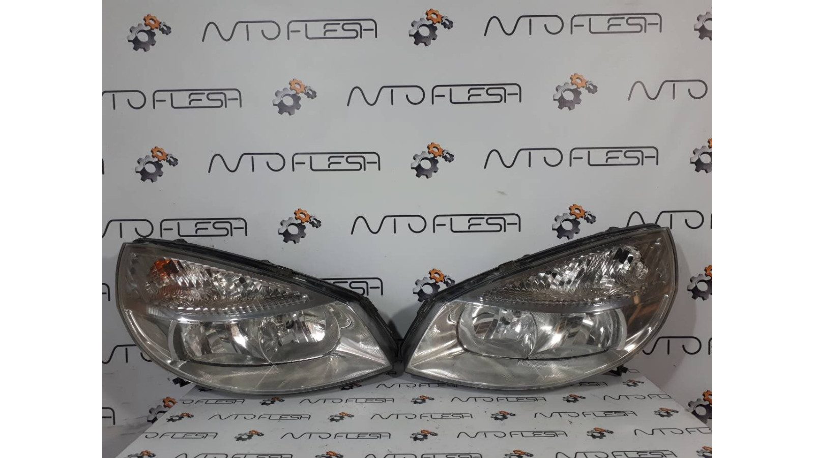 Б/у фара передняя для Renault Scenic II 2003-2006
