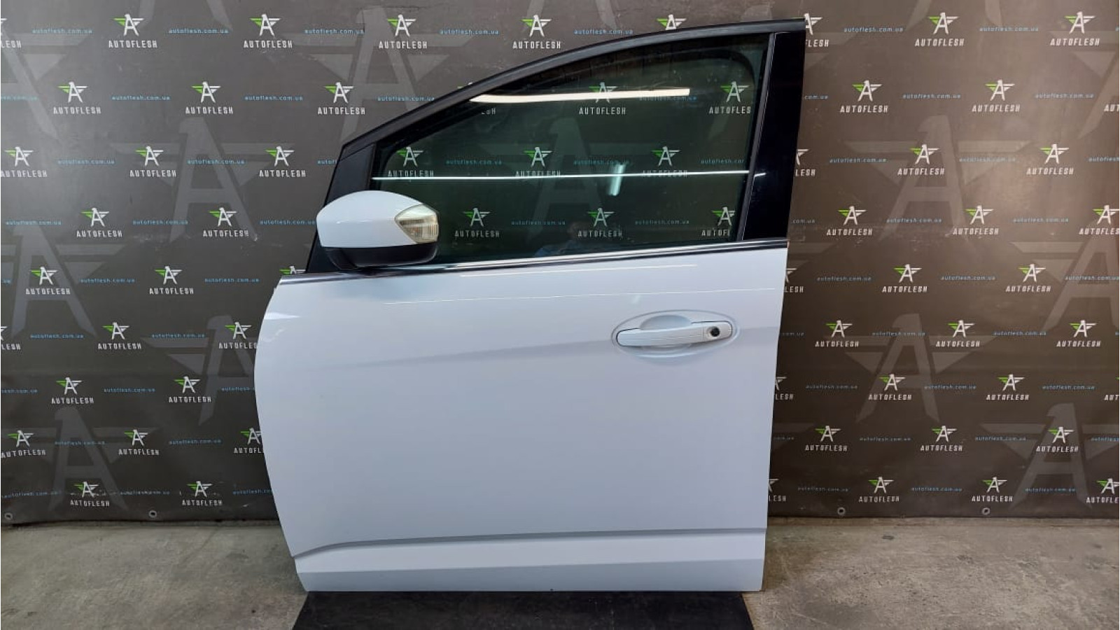 Б/у дверь передняя левая/ дверь водительская 1928068, 1686528 для Ford C-Max II