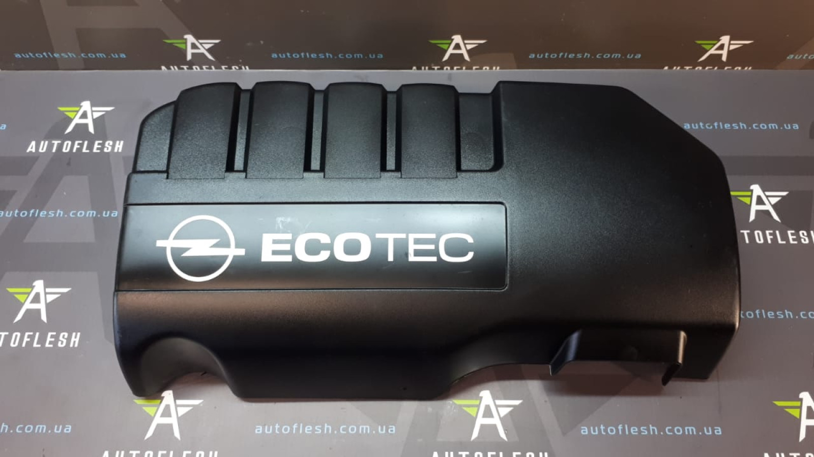 Б/у крышка двигателя декоративная 55557343, 1.3 CDTI для Opel Combo