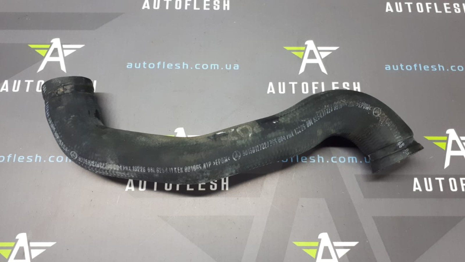 Б/у патрубок радиатора верхний 9015012782 для Mercedes Sprinter