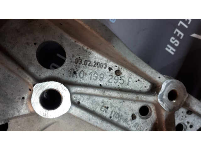 Б/у кронштейн рычага переднего 1K0199295F, 1K0199296F для Audi/ Seat/ Skoda/ Volkswagen Б/у кронштейн рычага переднего 1K0199295F, 1K0199296F для Audi/ Seat/ Skoda/ Volkswagen