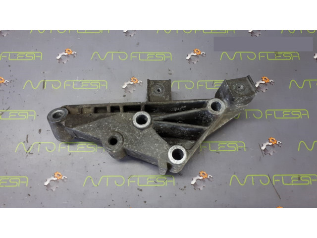 Б/у кронштейн КПП 7700415097 для Renault Clio II/ Kangoo Б/у кронштейн КПП 7700415097 для Renault Clio II/ Kangoo