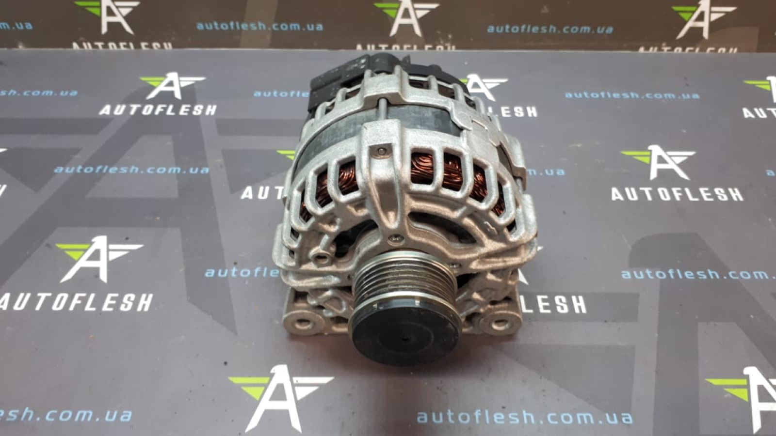 Б/у генератор 231004EA0A, 1.5 dCi для Nissan/ Renault
