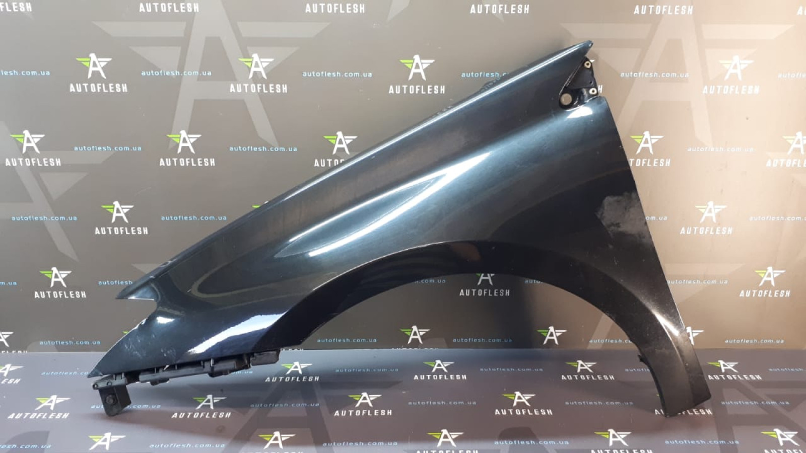 Б/у крыло переднее левое 631010032R для Renault Laguna III