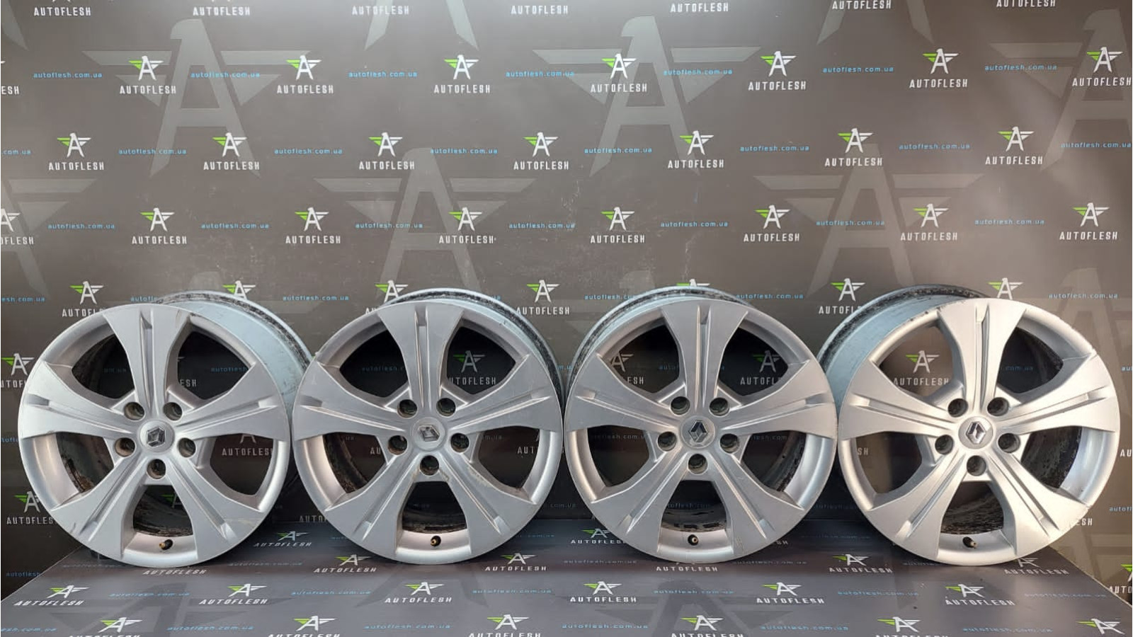 Б/у диски R17, 403007582R, 7Jx17CH5–ET49, разболтовка 5×114.3 Schuss для Renault