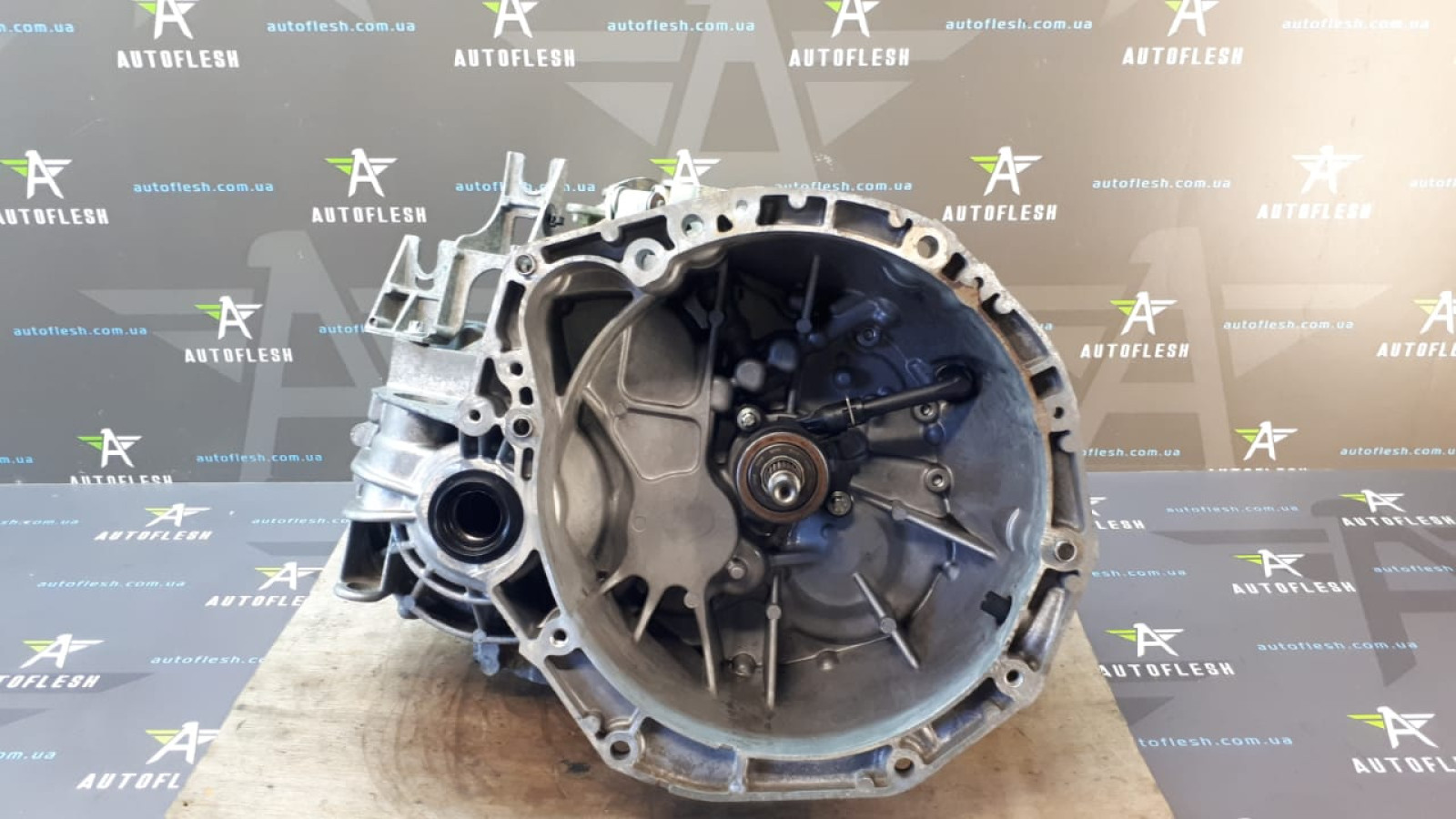 Б/у КПП/ коробка передач в сборе ND0015/ 8200128325, 2.0 16V для Renault Grand Scenic II/ Megane II/ Scenic II Б/у КПП/ коробка передач в сборе ND0015/ 8200128325, 2.0 16V для Renault Grand Scenic II/ Megane II/ Scenic II