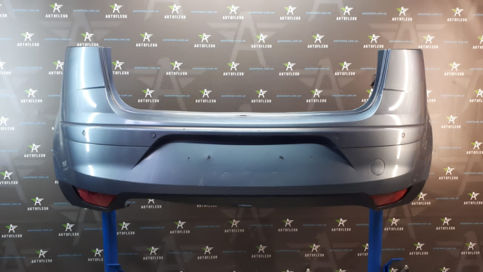 Б/у бампер задний в сборе под парктроник 5P0807421B, 5P0971194A для Seat Altea Б/у бампер задний в сборе под парктроник 5P0807421B, 5P0971194A для Seat Altea