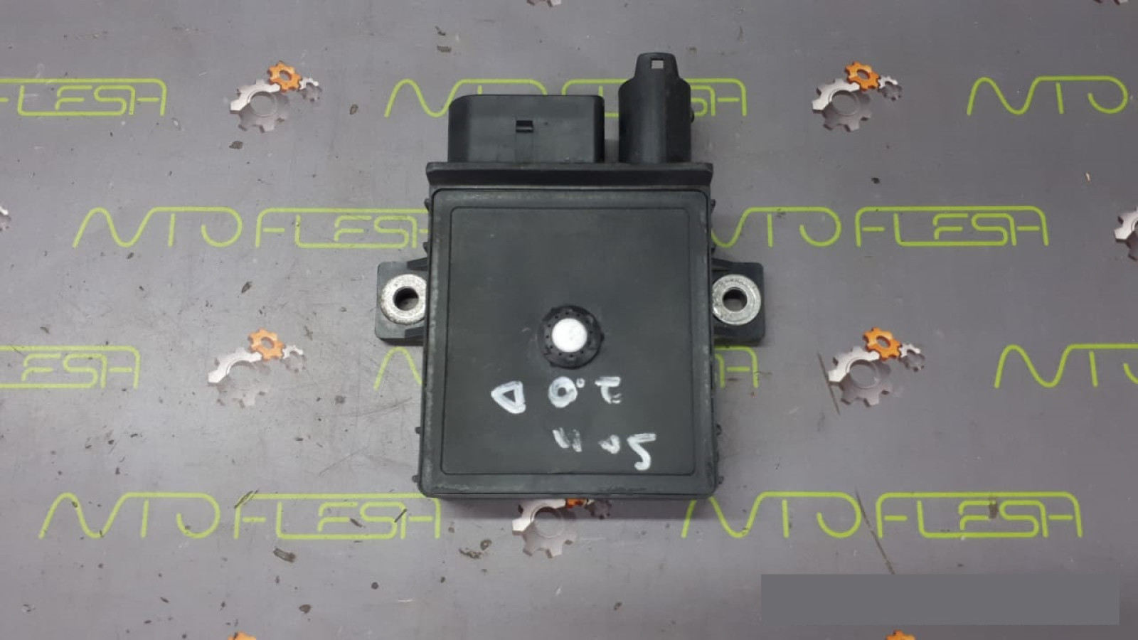Б/у реле свечей накала A6715450236 для SsangYong Korando C Б/у реле свечей накала A6715450236 для SsangYong Korando C