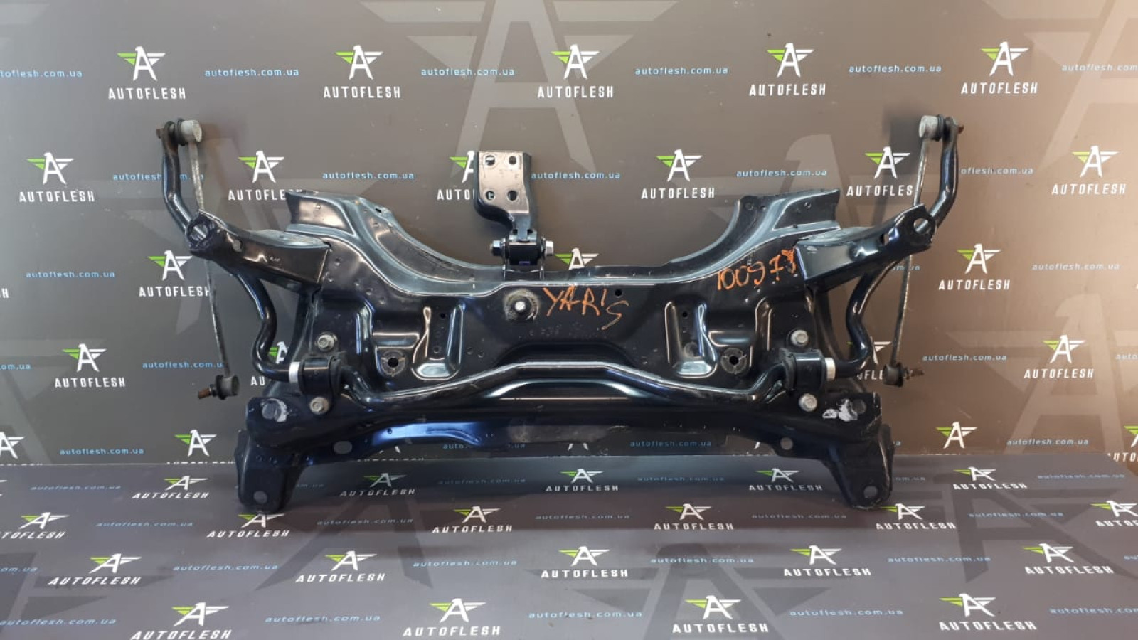 Б/у подрамник передний/ балка подвески 512010D095 для Toyota Yaris Hybrid