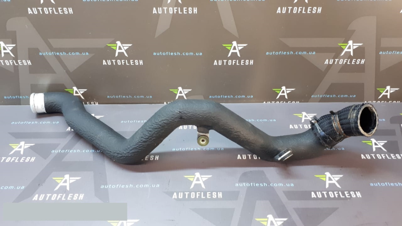 Б/у патрубок интеркулера 2825127251 для Hyundai Tucson/ KIA Sportage Б/у патрубок интеркулера 2825127251 для Hyundai Tucson/ KIA Sportage