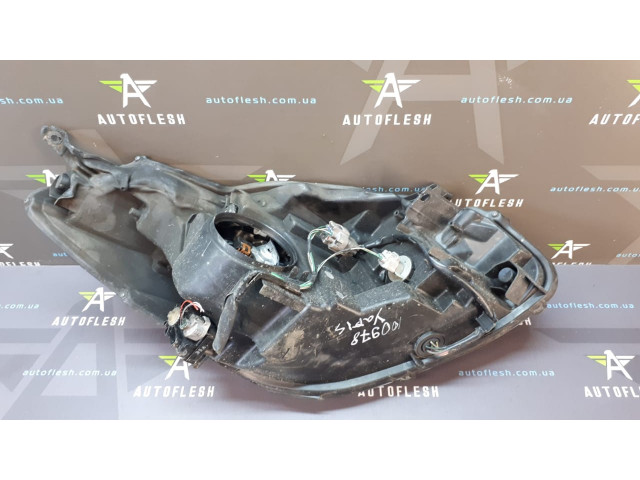 Б/у фара основная левая 811700D500 для Toyota Yaris III Б/у фара основная левая 811700D500 для Toyota Yaris III