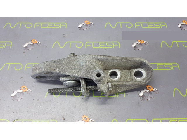Б/у кронштейн крепления генератора 7700102164 для Renault Clio II/ Kangoo/ Megane/ Scenic/ Trafic