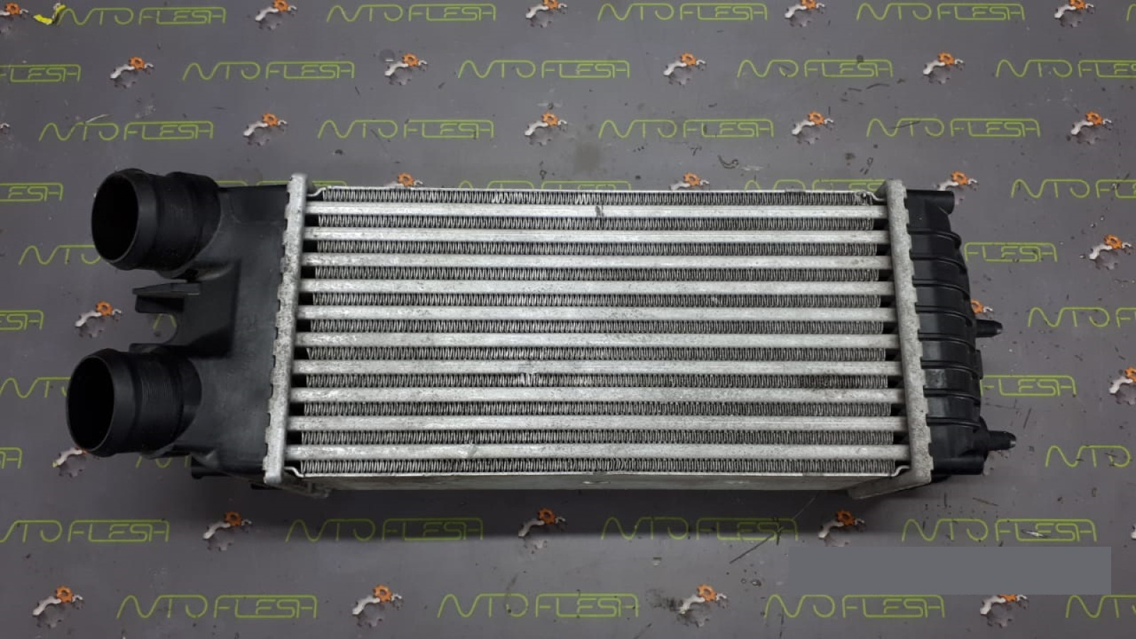 Б/у радиатор интеркуллера 9645965180, 1.6 HDi для Citroen Berlingo, Xsara Picasso/ Peugeot Partner