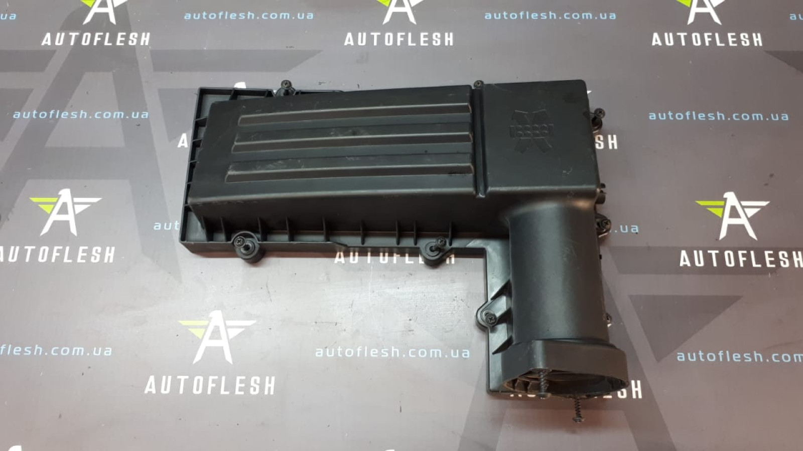 Б/у крышка корпуса воздушного фильтра 3C0129601/ 3C0129607 для Audi/ Seat/ Skoda/ Volkswagen Б/у крышка корпуса воздушного фильтра 3C0129601/ 3C0129607 для Audi/ Seat/ Skoda/ Volkswagen