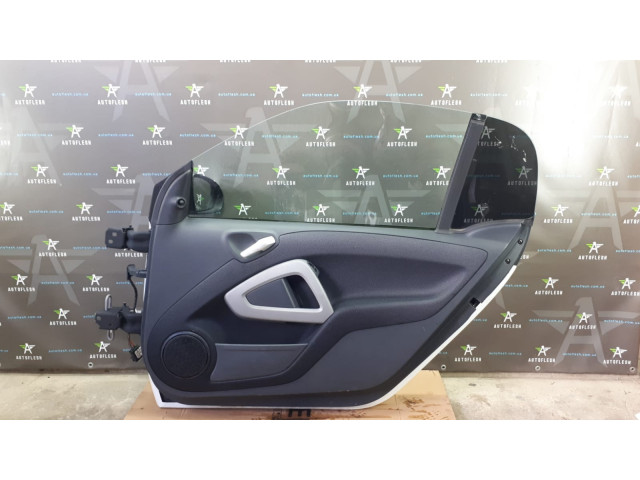 Б/у накладка двери правая/ филенка двери A4517220209 для Smart ForTwo Coupe Б/у накладка двери правая/ филенка двери A4517220209 для Smart ForTwo Coupe