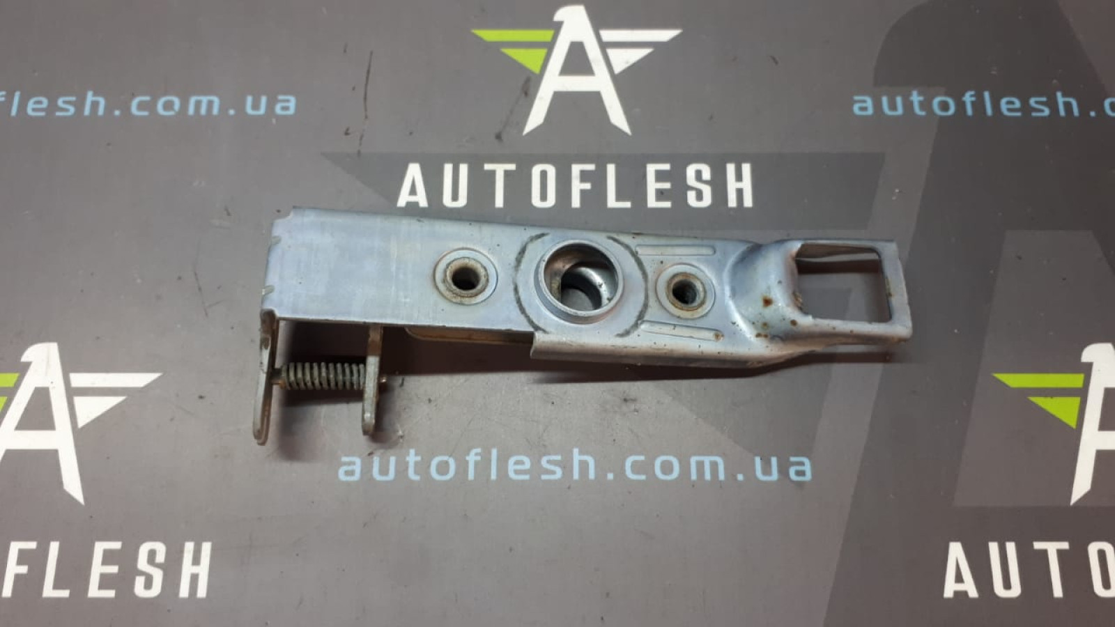 Б/у замок капота A9067500450 для Mercedes Sprinter, Viano, Vito/ Volkswagen Crafter