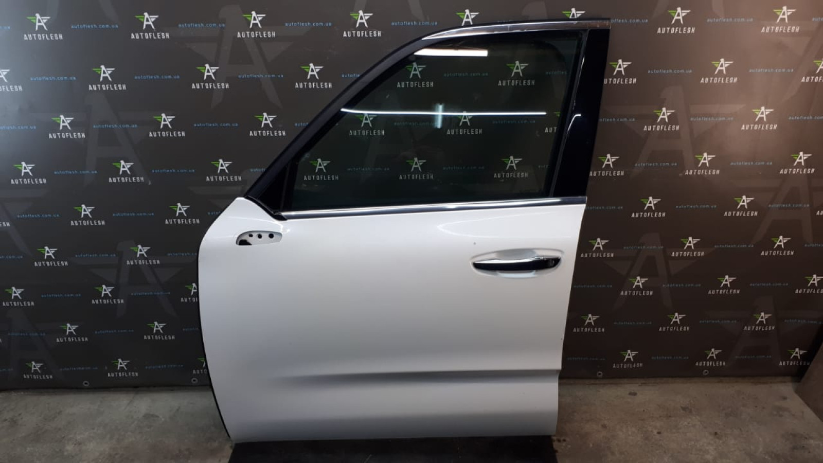 Б/у стекло водительской двери 9675833580 для Citroen C4 Picasso II/ C4 Grand Picasso II