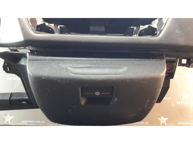 Б/у панель безопасности/ торпеда/ консоль/ панель airbag для Citroen C4 Grand Picasso Б/у панель безопасности/ торпеда/ консоль/ панель airbag для Citroen C4 Grand Picasso