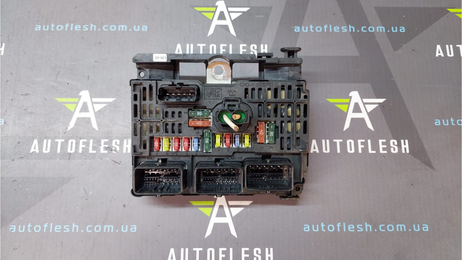 Б/у блок предохранителей BSM 9658539680, BSM-L06-00 для Citroen/ Peugeot Б/у блок предохранителей BSM 9658539680, BSM-L06-00 для Citroen/ Peugeot
