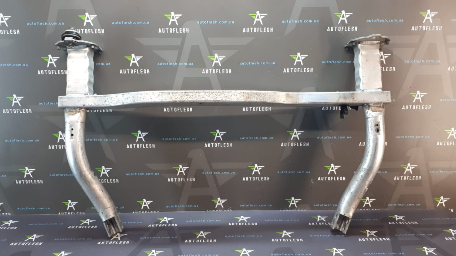Б/у подрамник переднего бампера 46328606 для Peugeot 407 Б/у подрамник переднего бампера 46328606 для Peugeot 407