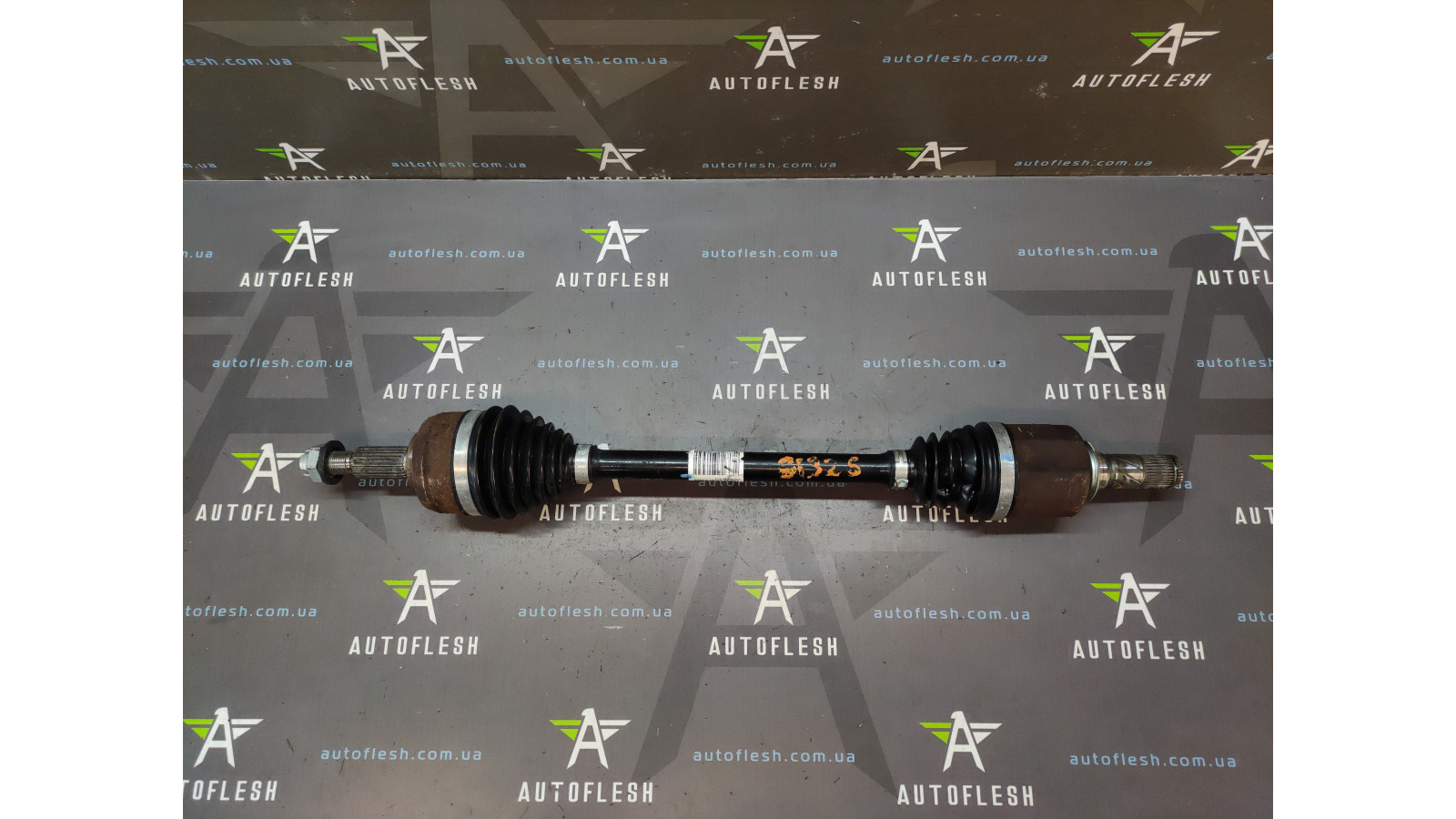 Б/в піввісь передня ліва/ привід передній 391012322R для Renault Fluence