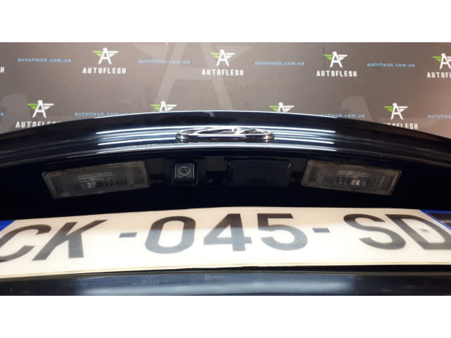 Б/у камера заднего вида 957603Z300 для Hyundai i40 Б/у камера заднего вида 957603Z300 для Hyundai i40