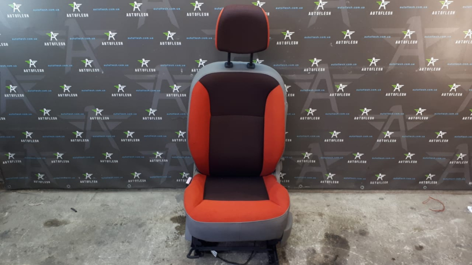 Б/у сиденье водительское/ сиденье левое переднее для Renault Kangoo II