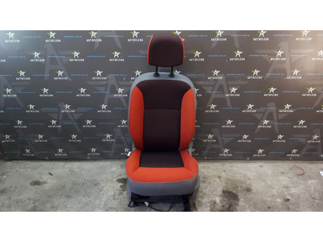 Б/у сиденье водительское/ сиденье левое переднее для Renault Kangoo II Б/у сиденье водительское/ сиденье левое переднее для Renault Kangoo II