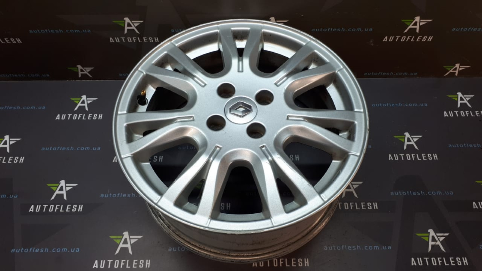 Б/у диск 8200808134, 6.5Jx16/ ET49, разболтовка 4x100, Ozedia для Renault Megane II