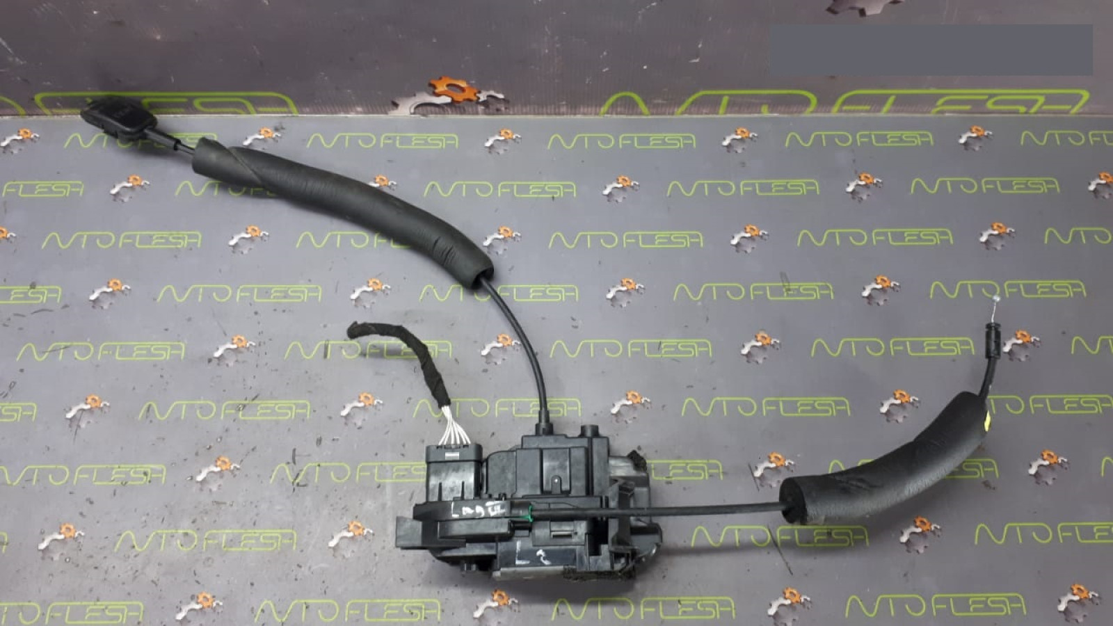 Б/у замок двери задней левой электрический 825010003R, 6 pin для Renault Laguna III