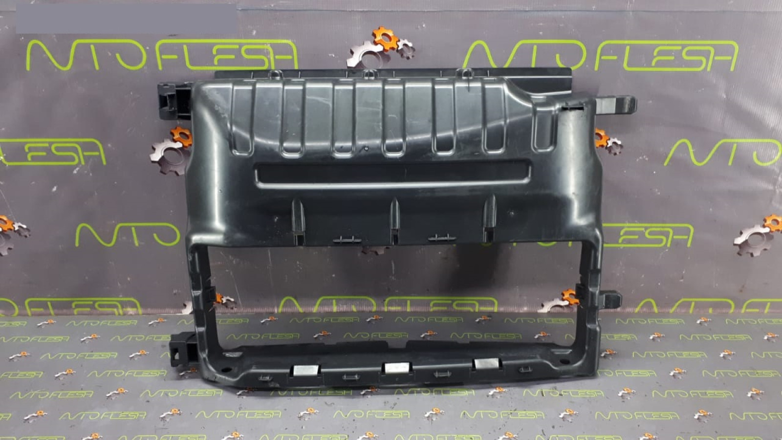 Б/у дефлектор радиатора/ воздухозаборник 215541324R для Renault Zoe