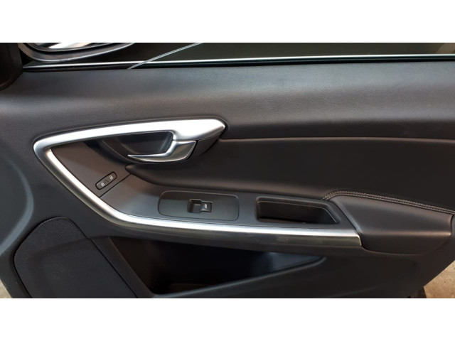 Б/у дверь передняя правая 31298041 для Volvo S60 II/ V60 Б/у дверь передняя правая 31298041 для Volvo S60 II/ V60