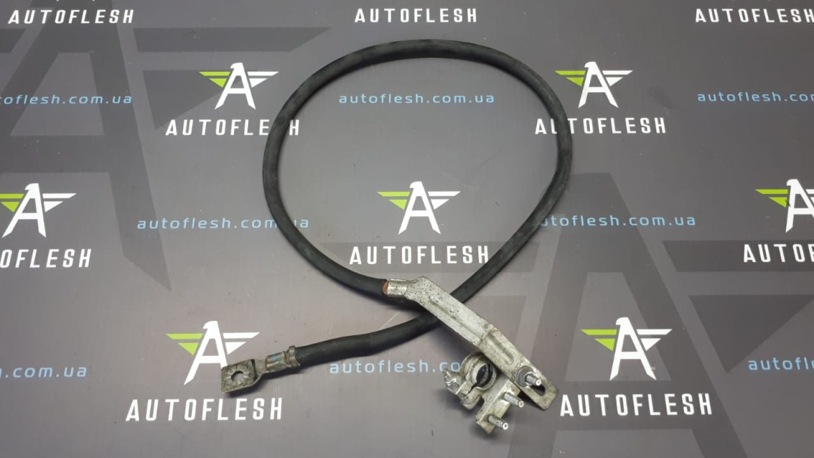 Б/у клемма аккумулятора минусовая 8200432967 для Dacia/ Mercedes/ Nissan/ Opel/ Renault