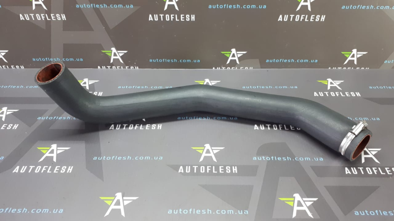 Б/у патрубок интеркулера 8200653594 для Nissan Primastar/ Opel Vivaro/ Renault Trafic II