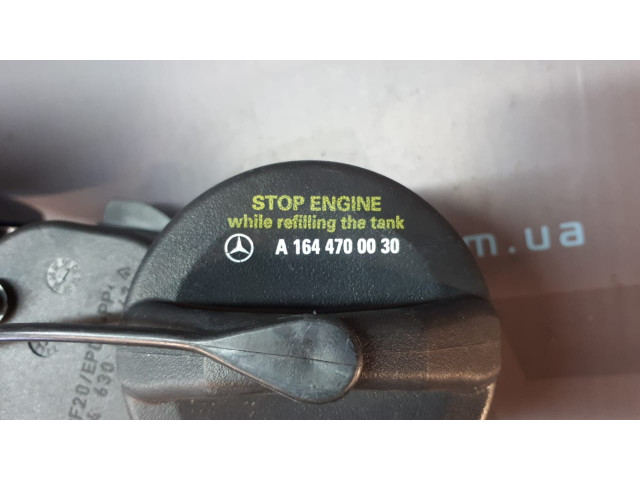 Б/у лючок бензобака в сборе/ крышка бака A1646300267, A1644700030 для Mercedes ML-Class Б/у лючок бензобака в сборе/ крышка бака A1646300267, A1644700030 для Mercedes ML-Class