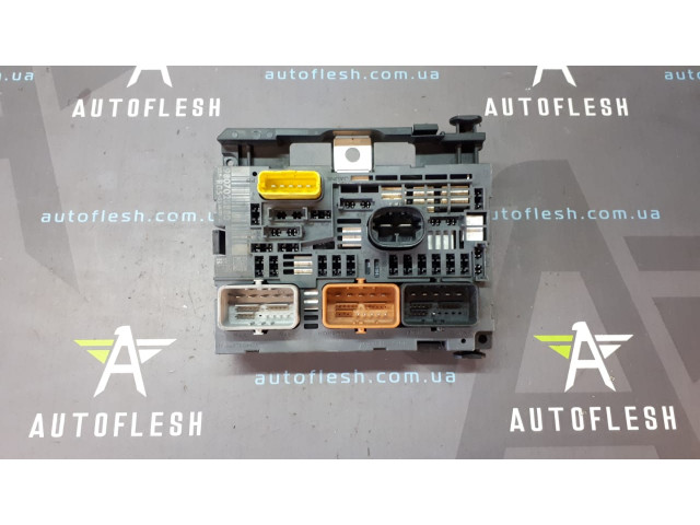 Б/у блок предохранителей 9807028880 для Citroen Berlingo/ Peugeot Partner