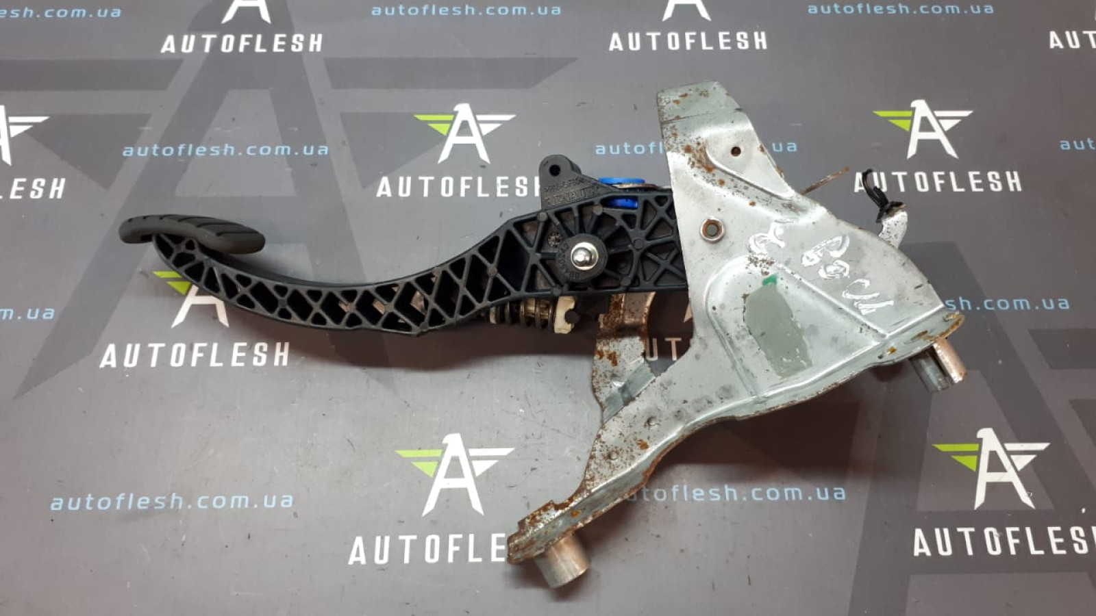 Б/у педаль сцепления 465030034R для Renault Megane III