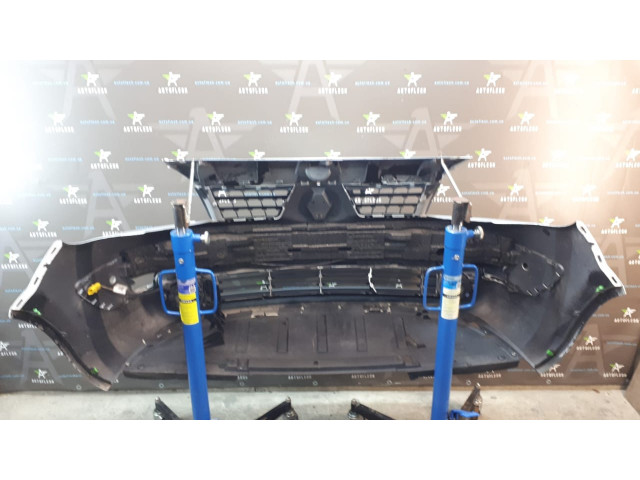 Б/у бампер передний для Renault Scenic II Б/у бампер передний для Renault Scenic II