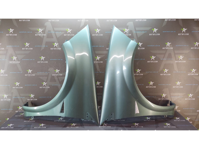 Б/у крыло переднее 7701477186, 7701477187 для Renault Megane II Б/у крыло переднее 7701477186, 7701477187 для Renault Megane II