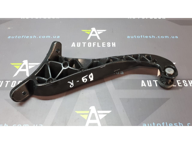 Б/у ролик боковой сдвижной двери правой 9033AY, 9680486880 для Citroen Berlingo/ Peugeot Partner Б/у ролик боковой сдвижной двери правой 9033AY, 9680486880 для Citroen Berlingo/ Peugeot Partner