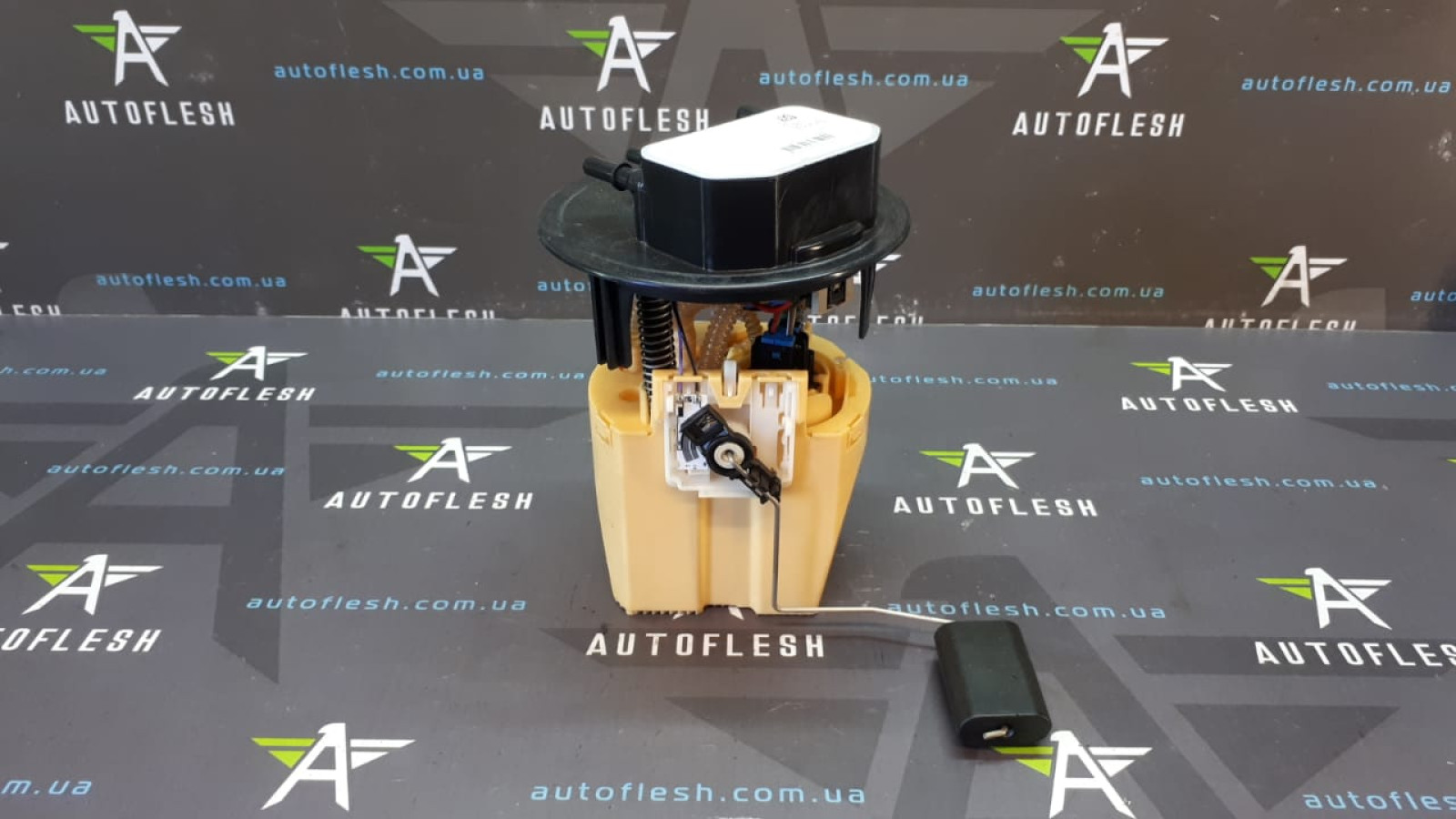 Б/у топливный насос 9800236180, 28292849 для Citroen C4 Grand Picasso II, C4 Picasso II/ Peugeot 308 II Б/у топливный насос 9800236180, 28292849 для Citroen C4 Grand Picasso II, C4 Picasso II/ Peugeot 308 II