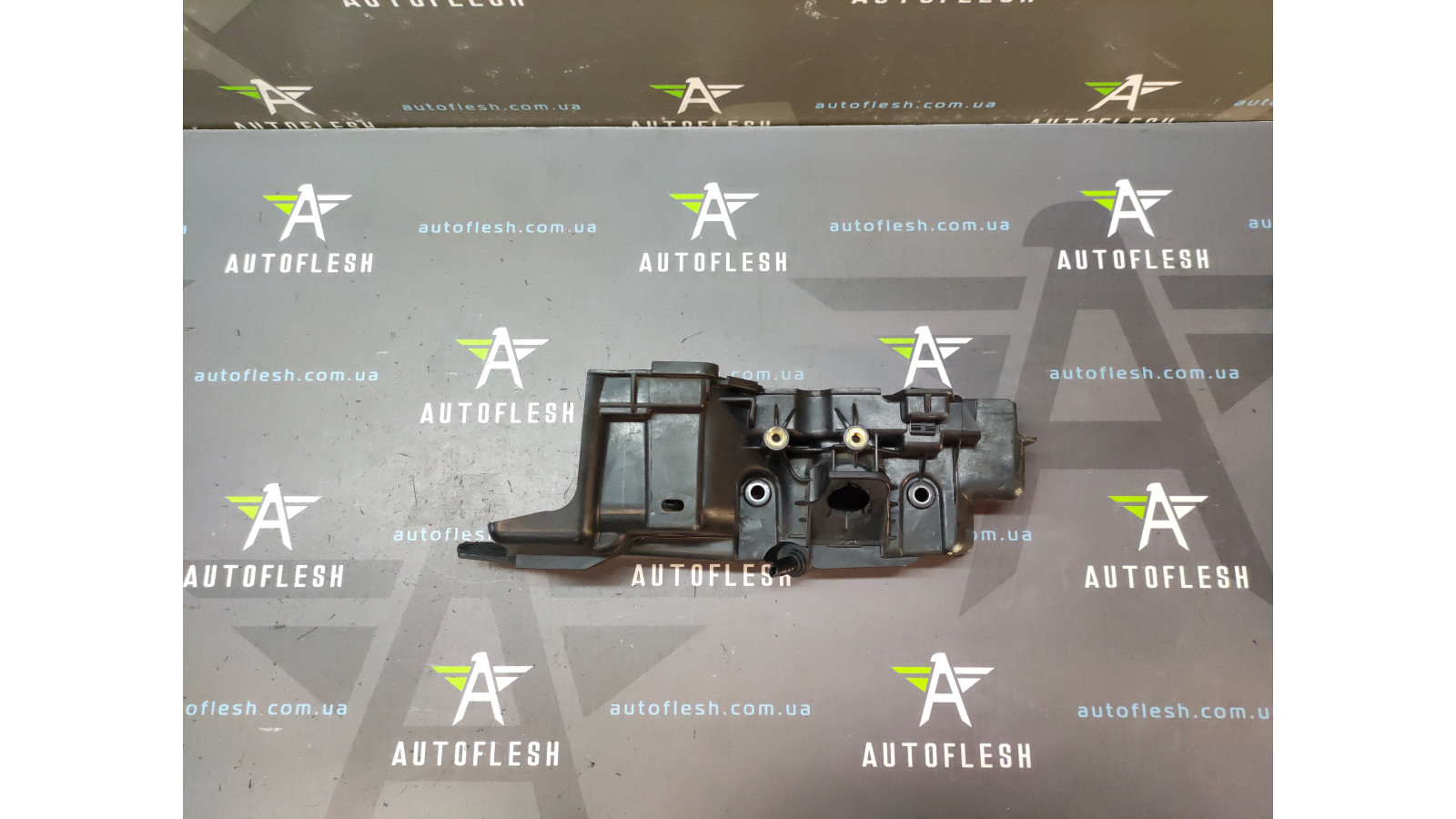 Б/в кришка двигуна/ захист паливних трубок 175B15849R/ 300322614, 1.5 dCi для Dacia/ Nissan/ Renault Б/в кришка двигуна/ захист паливних трубок 175B15849R/ 300322614, 1.5 dCi для Dacia/ Nissan/ Renault