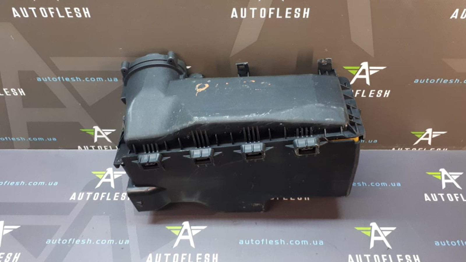Б/у корпус воздушного фильтра 9649899680 для Citroen Xsara Picasso/ Peugeot 307
