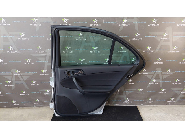 Б/у дверь задняя правая A2037300805 для Mercedes C-Class Б/у дверь задняя правая A2037300805 для Mercedes C-Class