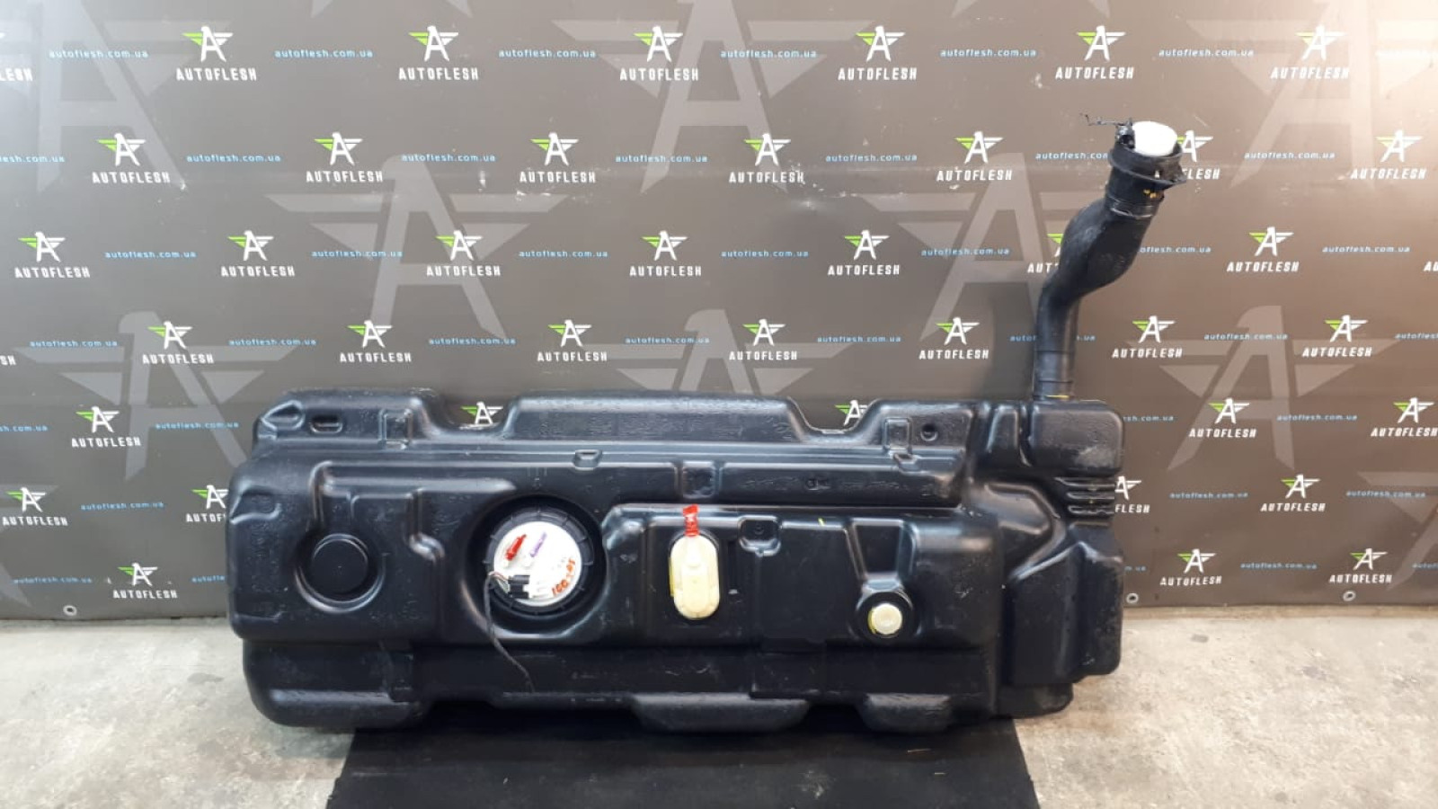 Б/у насос топливный в бак/ колба/ датчик топлива A6394702094 для Mercedes Viano/ Vito Б/у насос топливный в бак/ колба/ датчик топлива A6394702094 для Mercedes Viano/ Vito